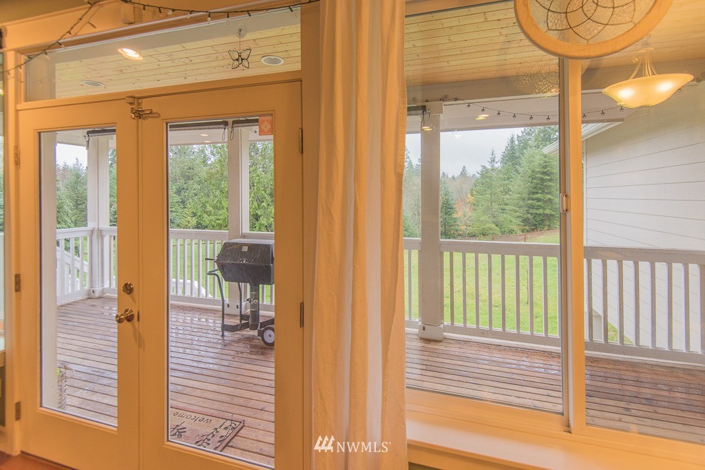 12144 Banner Road Southeast Olalla, WA 98359 - Photo 9 of 25 Gallery Image 9