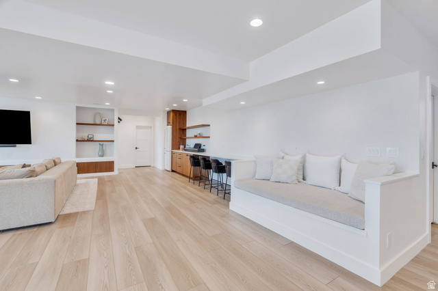 3918 South Mapleton Ests Drive Mapleton, UT 84664 - Photo 64 of 103 Living room with light wood-style floors and recessed lighting