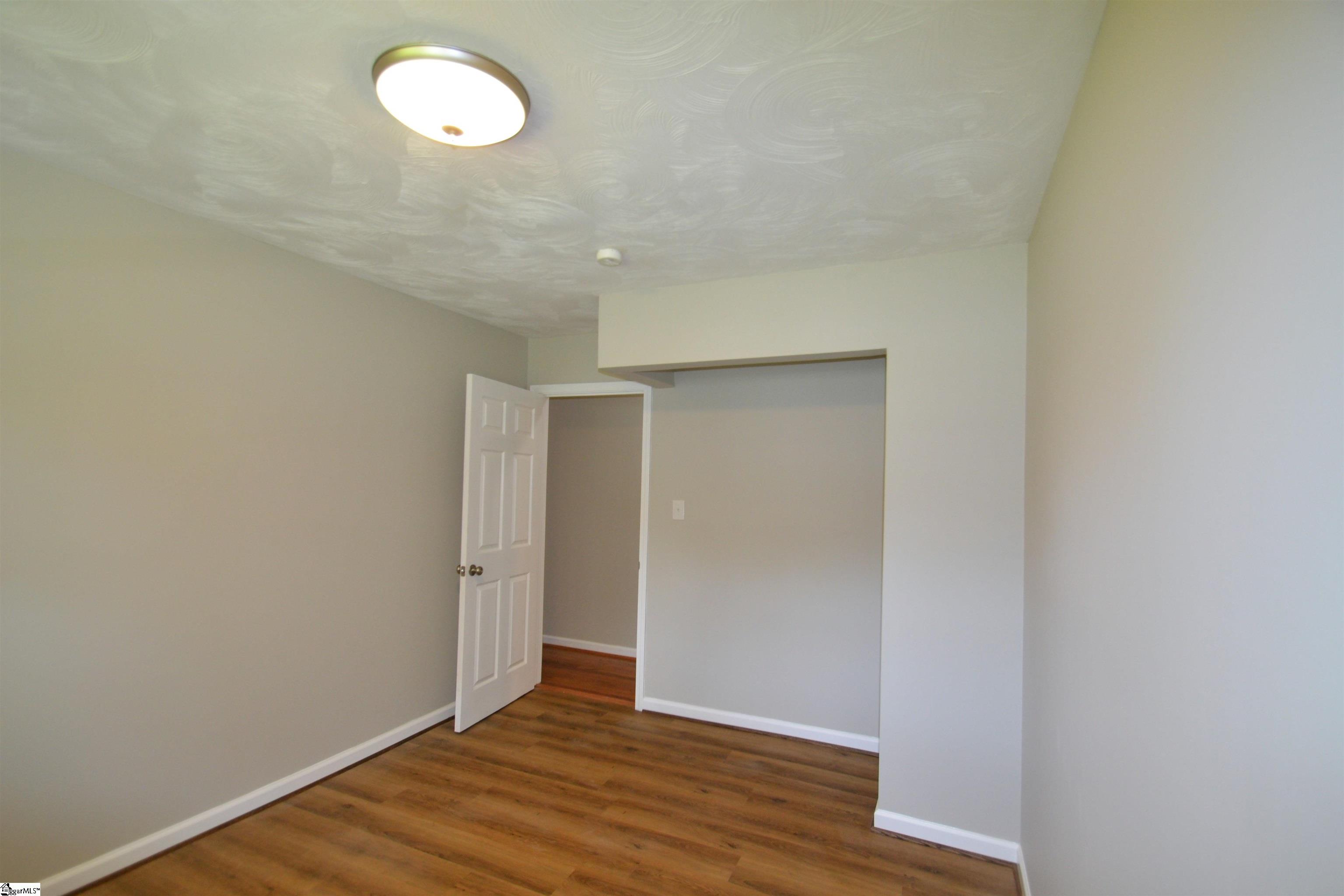 1898 John Dodd Road Wellford, SC 29385 - Photo 21 of 34