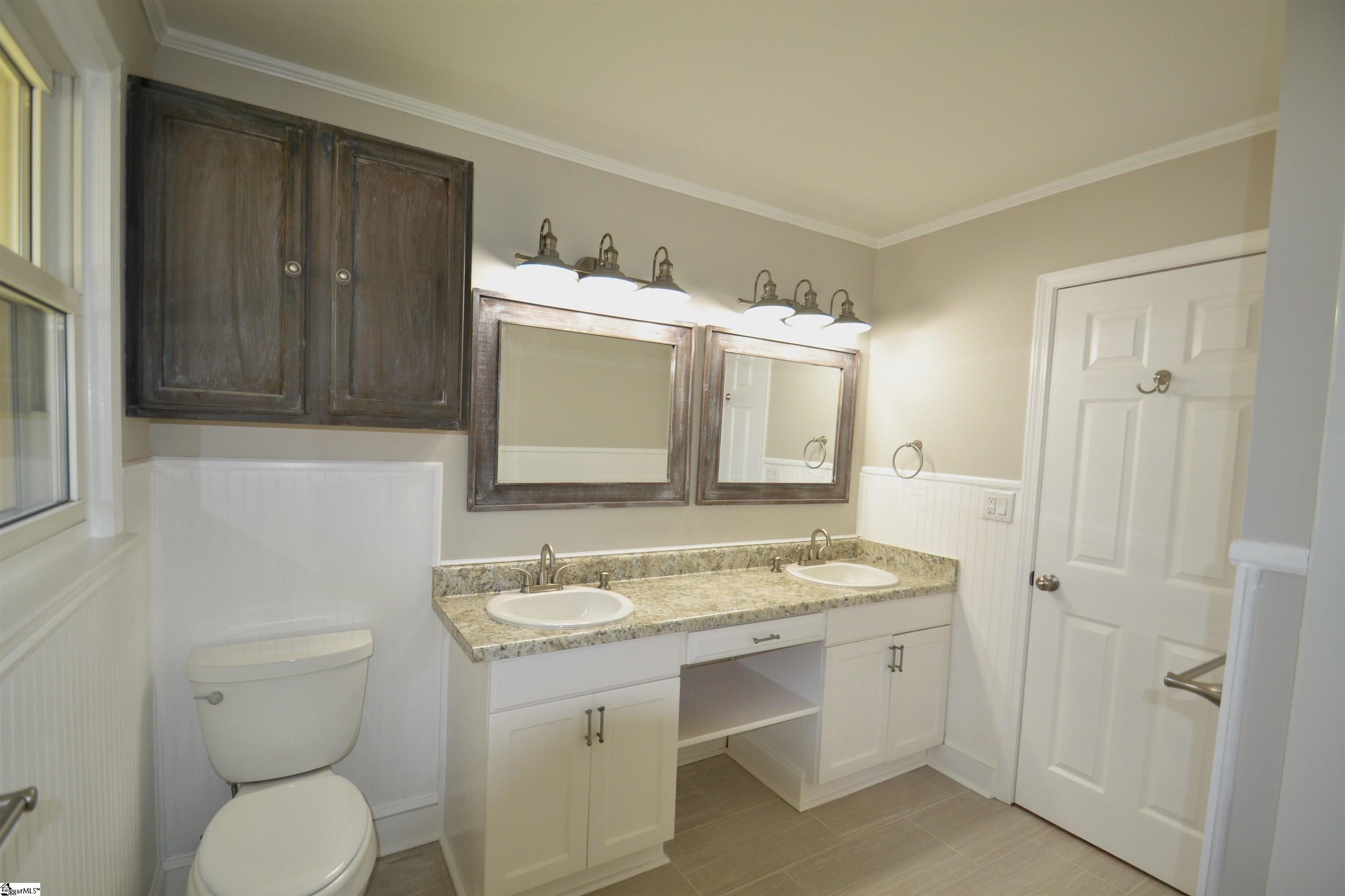 1898 John Dodd Road Wellford, SC 29385 - Photo 22 of 34