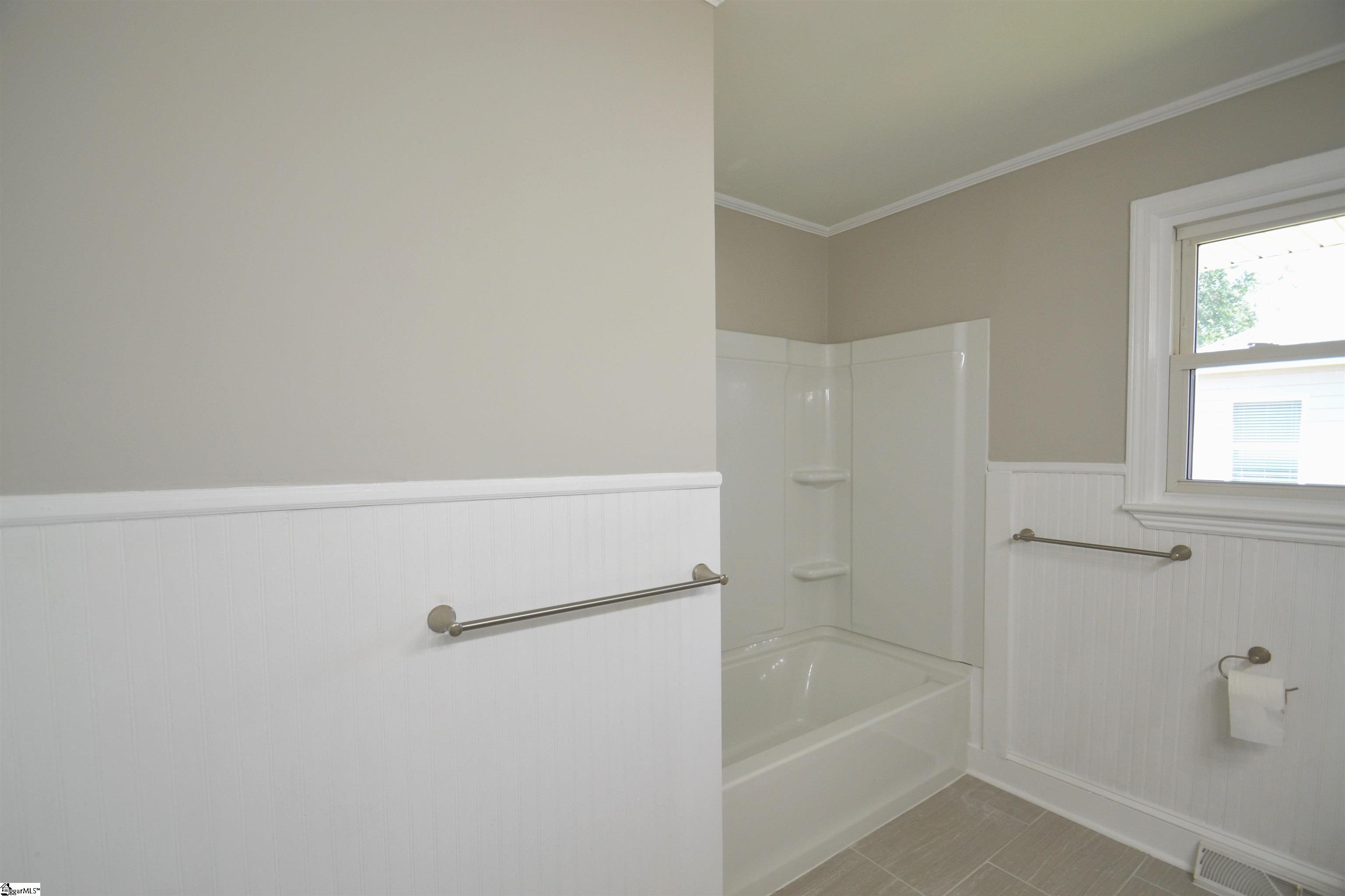 1898 John Dodd Road Wellford, SC 29385 - Photo 24 of 34