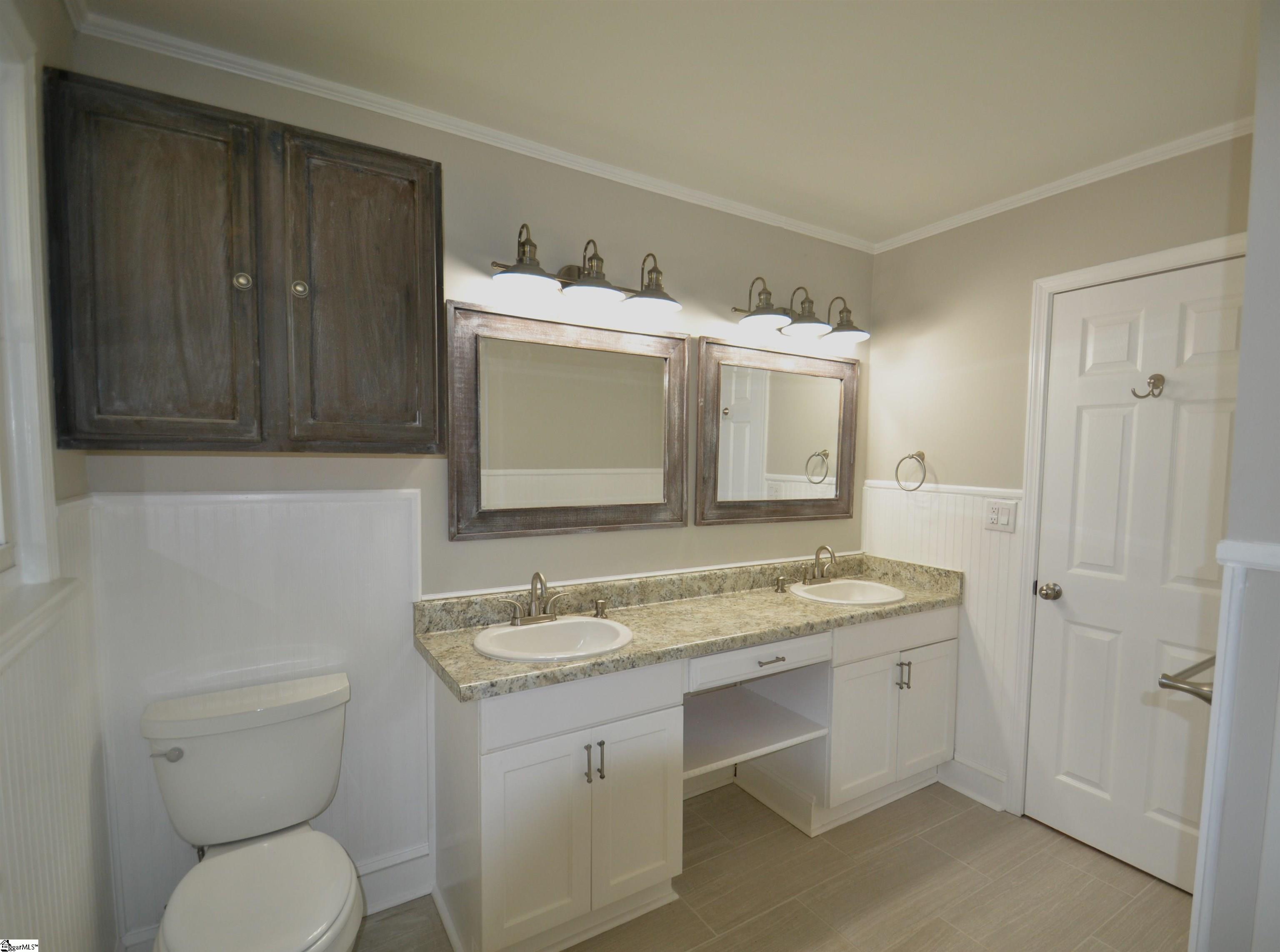 1898 John Dodd Road Wellford, SC 29385 - Photo 25 of 34