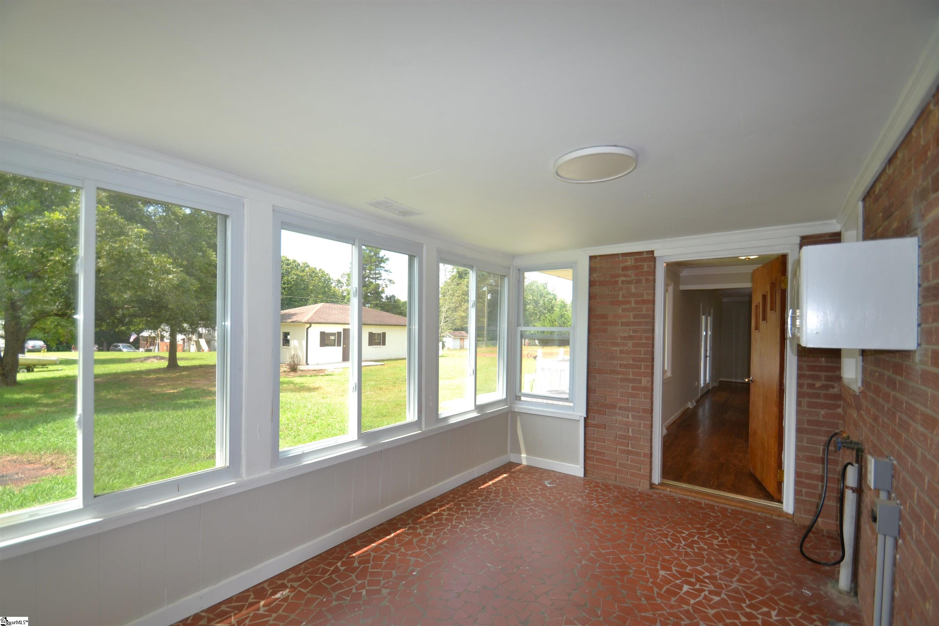 1898 John Dodd Road Wellford, SC 29385 - Photo 29 of 34