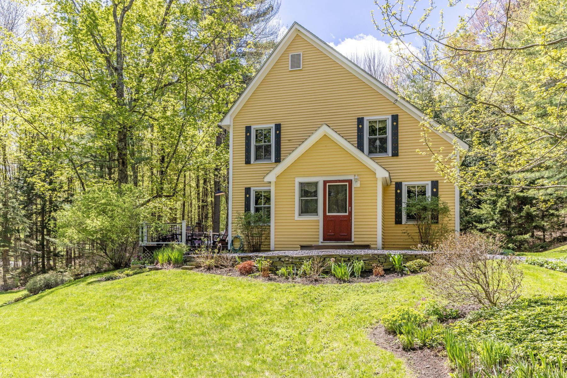 409 Hollow View Road Stowe, VT 05672 - Photo 2 of 38