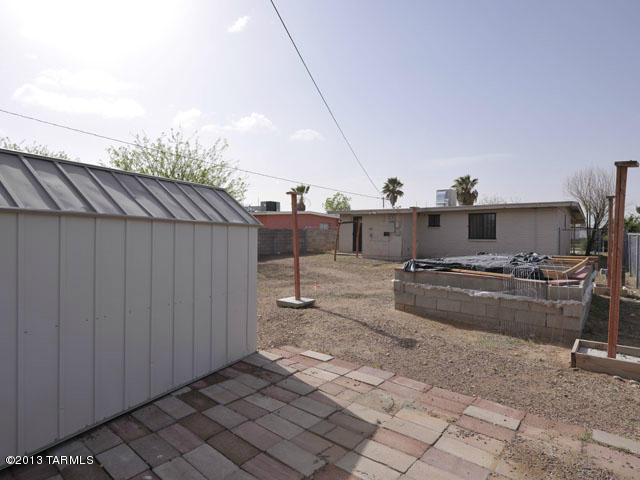 109 East Corona Road Tucson, AZ 85756 - Photo 19 of 26 Gallery Image 19