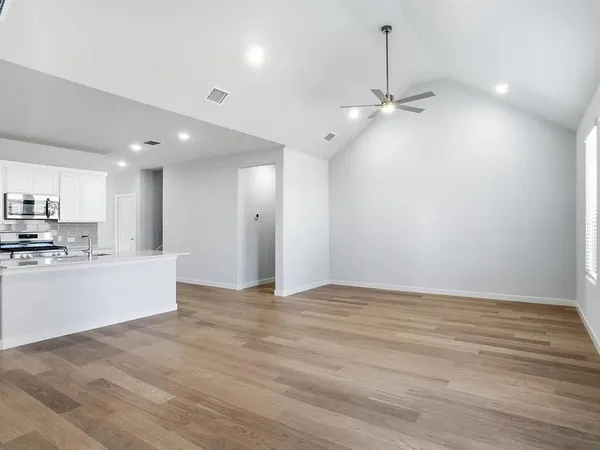 $3,800 | 641 Poppy Lane, Lavon, TX 75166