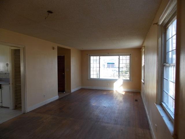 848 Walnut Street Madison, TN 37115 - Photo 4 of 8 Living Room
