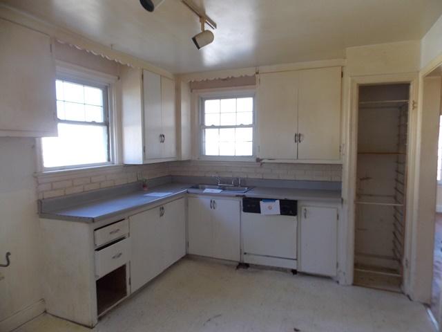 848 Walnut Street Madison, TN 37115 - Photo 5 of 8 Kitchen