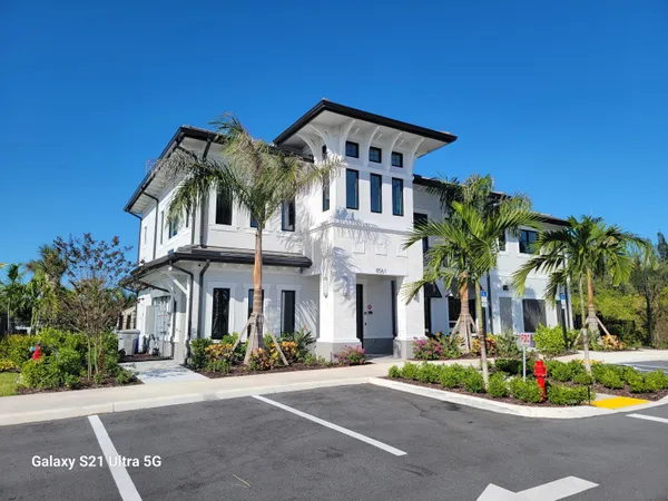 $3,050 | 8433 Beagle Terrace, Vero Beach, FL 32967