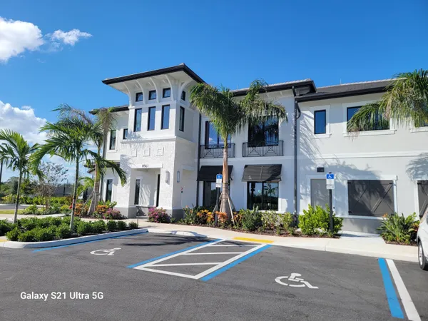 $3,050 | 8433 Beagle Terrace, Vero Beach, FL 32967