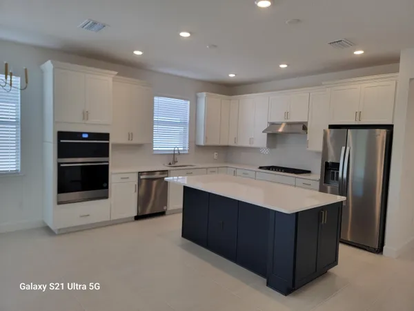 $3,050 | 8433 Beagle Terrace, Vero Beach, FL 32967