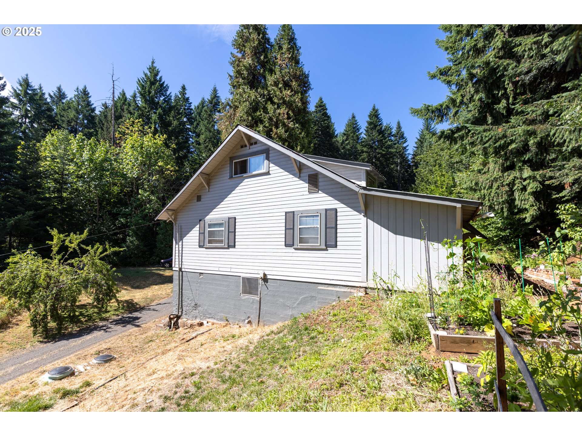 2442 Kingsley Road Hood River, OR 97031 - Photo 35 of 38