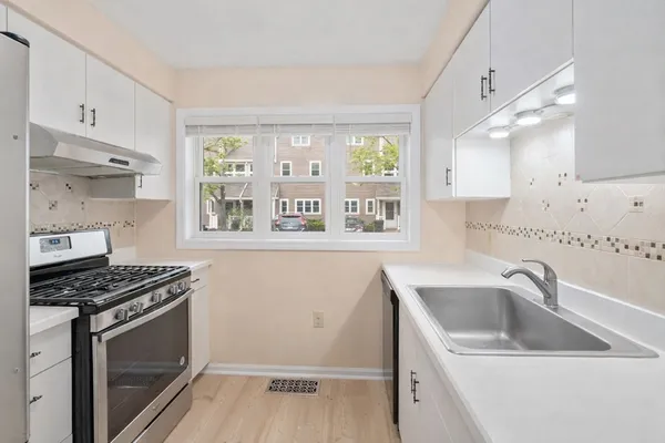 $4,500 | 6 Locust Lane, Unit 2, Watertown, MA 02472