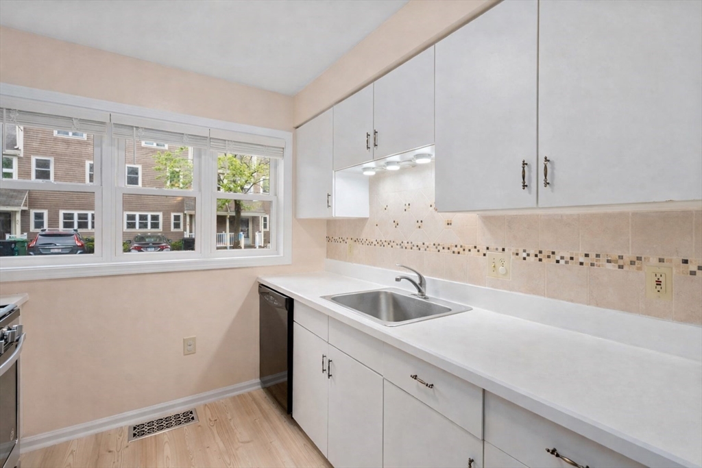 6 Locust Lane, Unit 2 Watertown, MA 02472 - Photo 5 of 16