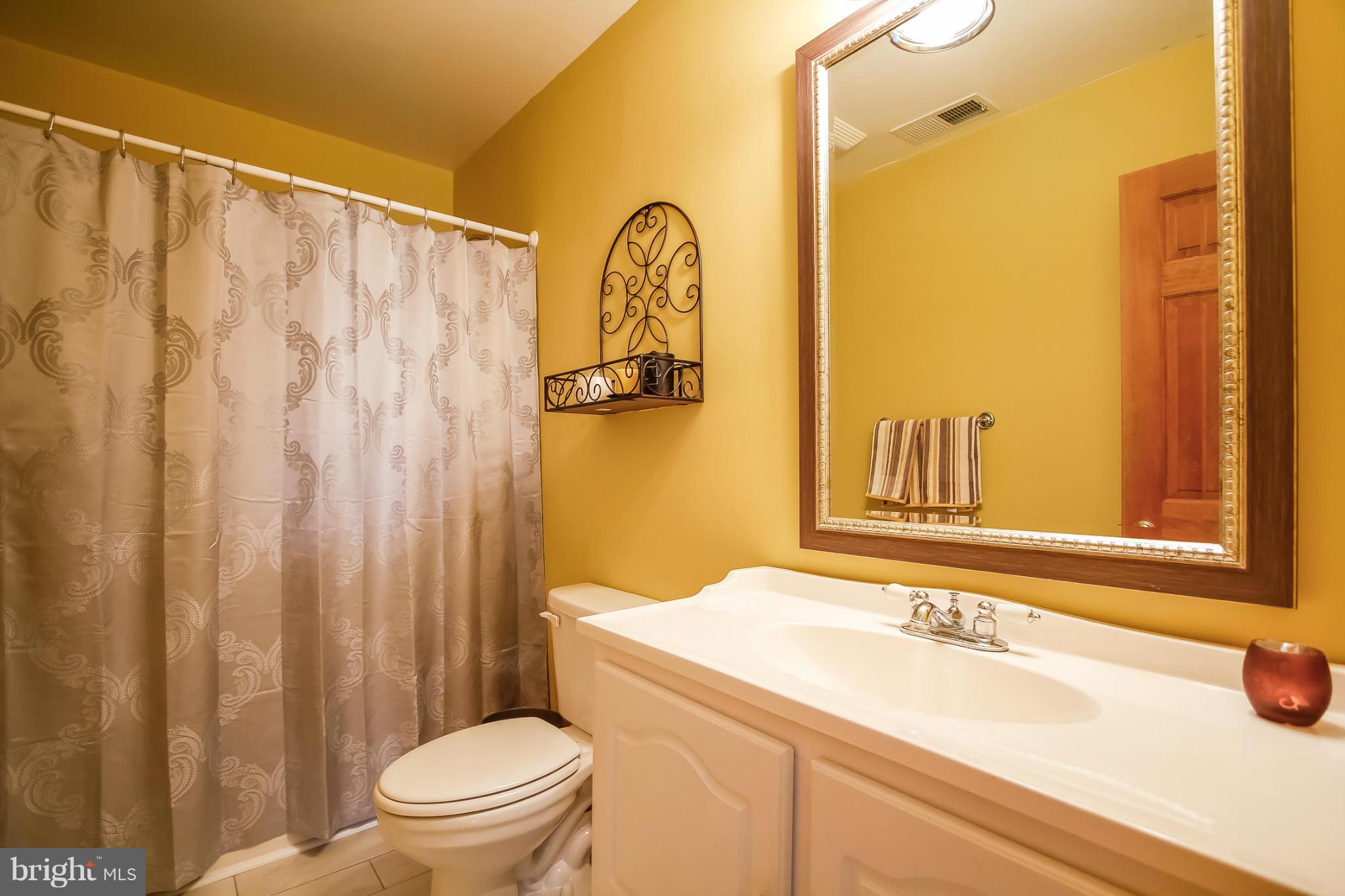 649 Aldino Stepney Road Aberdeen, MD 21001 - Photo 24 of 29 2nd Floor Bath