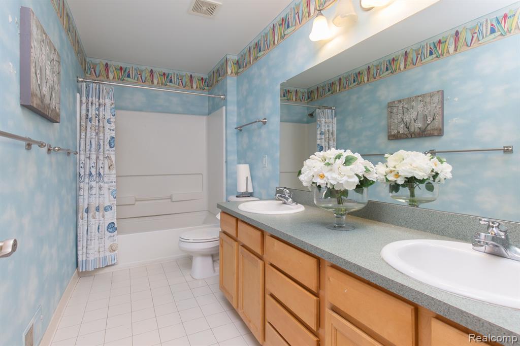 27380 Victoria Road Novi, MI 48374 - Photo 29 of 42