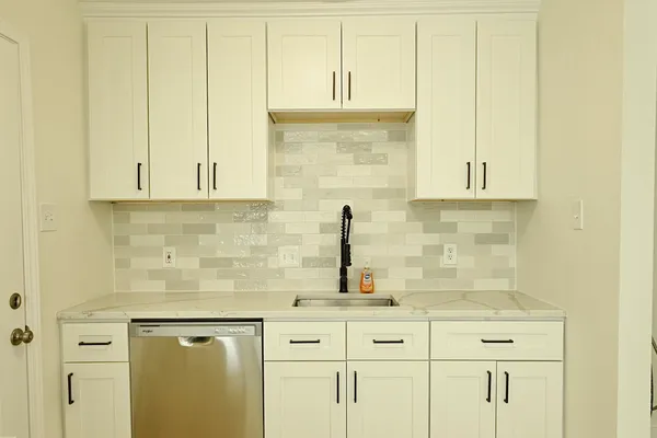 a view of utility room