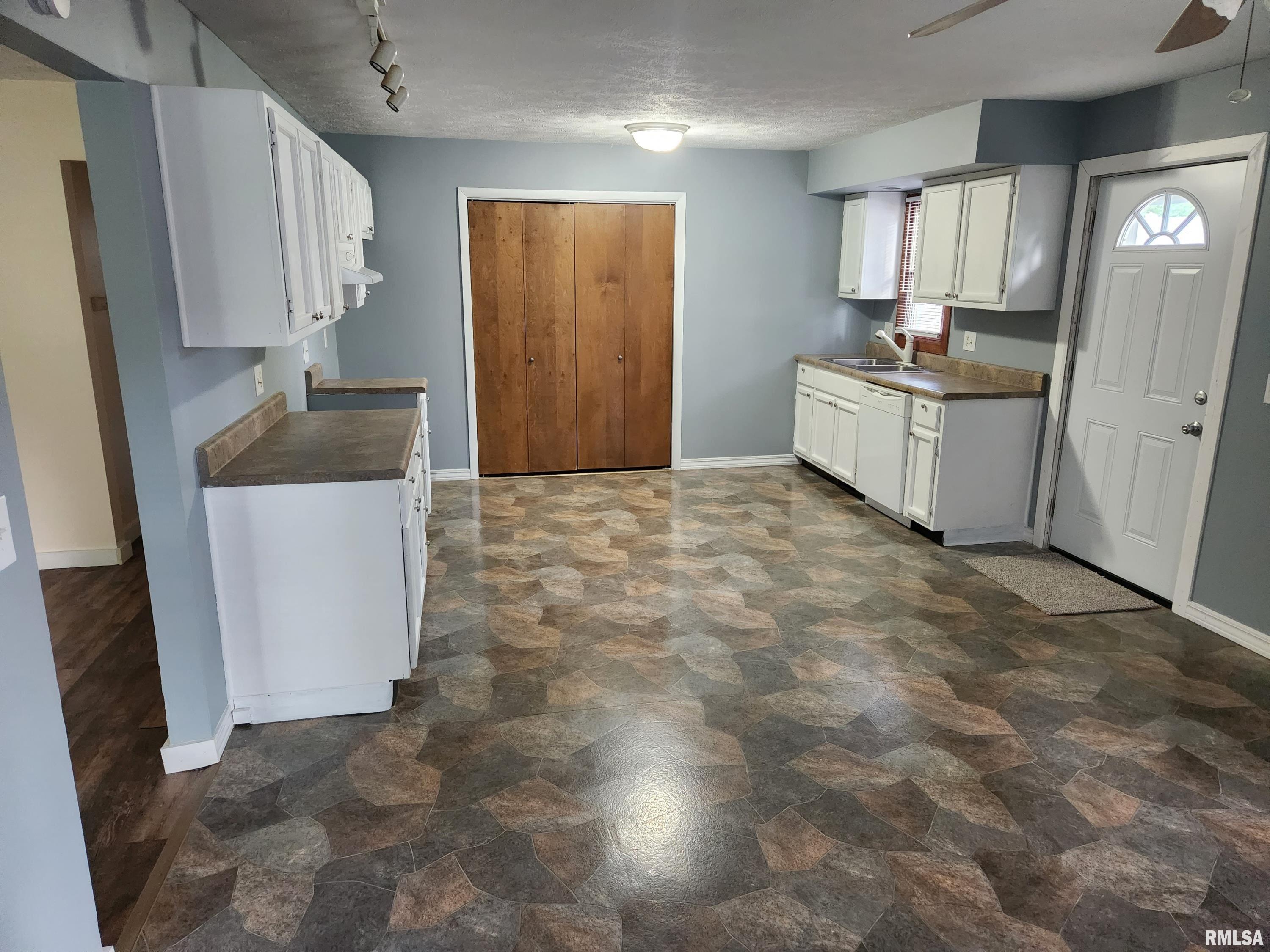 1236 North Bengel Street Springfield, IL 62702 - Photo 3 of 9
