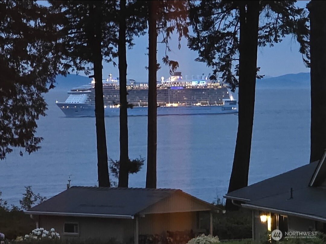 103 Island View Road Port Angeles, WA 98362 - Photo 4 of 40 a view of balcony and patio