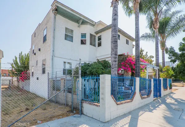 $1,200 | 110 South Soto Street, Unit 6, Los Angeles, CA 90033