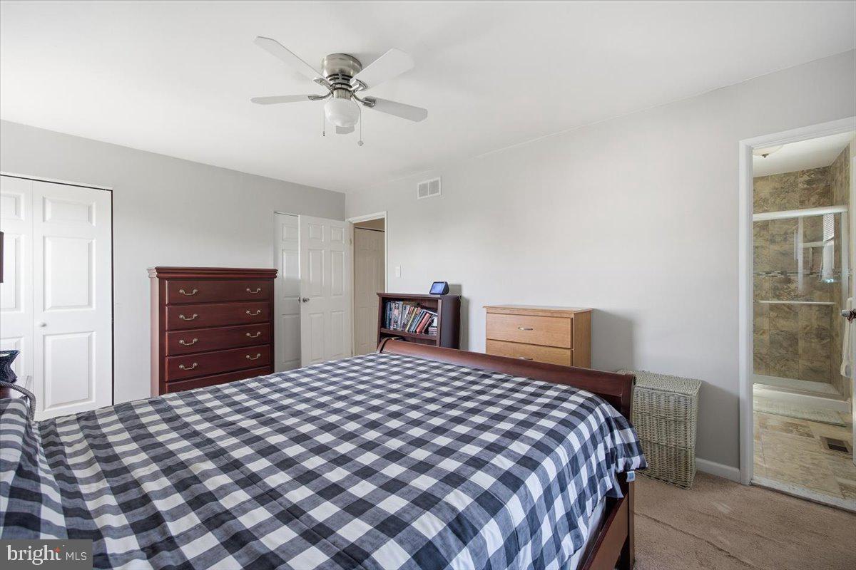 10882 Knights Road Philadelphia, PA 19154 - Photo 17 of 33 Main Bedroom