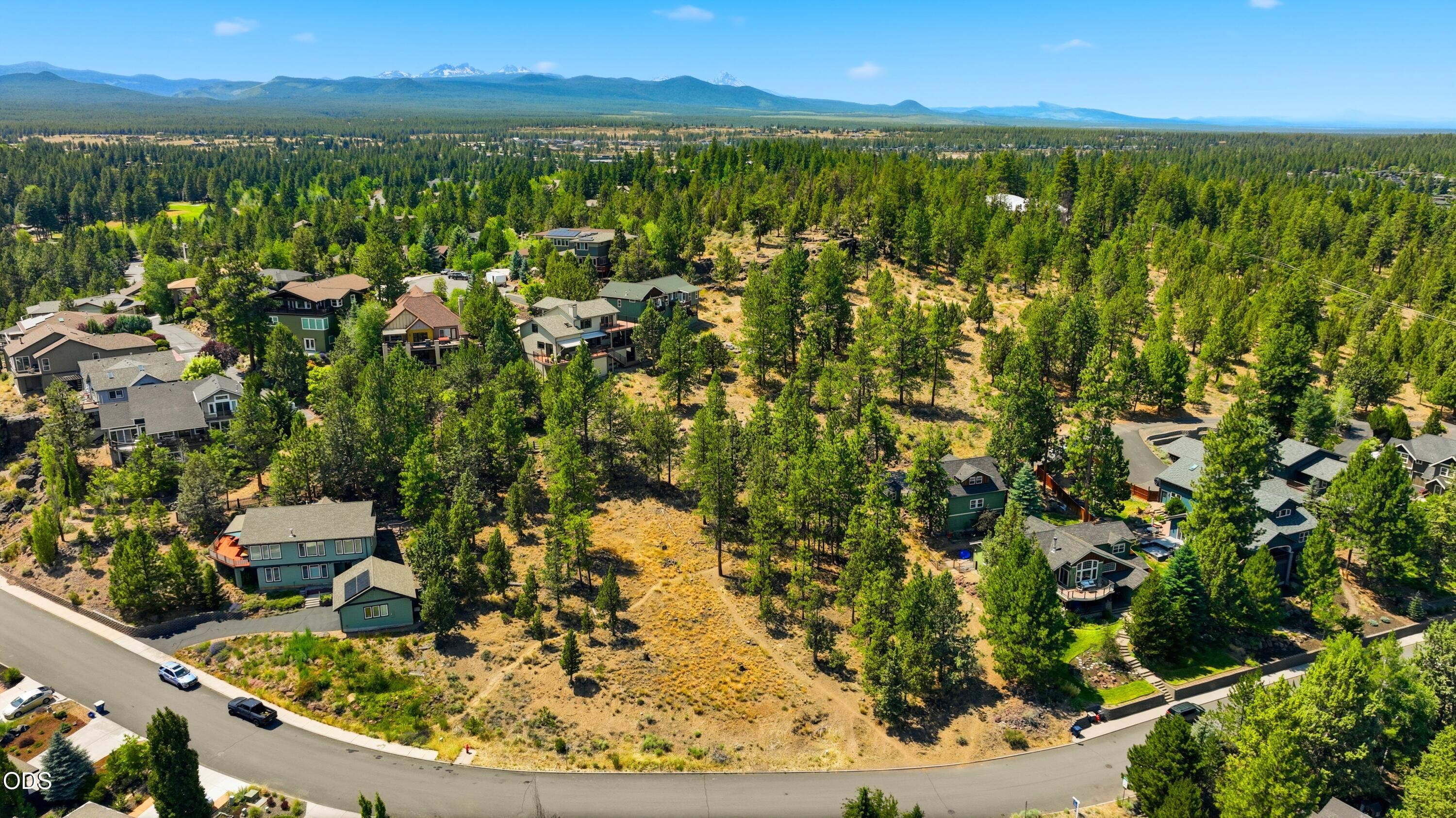 1738 Southwest Troon Avenue Bend, OR 97702 - Photo 6 of 38