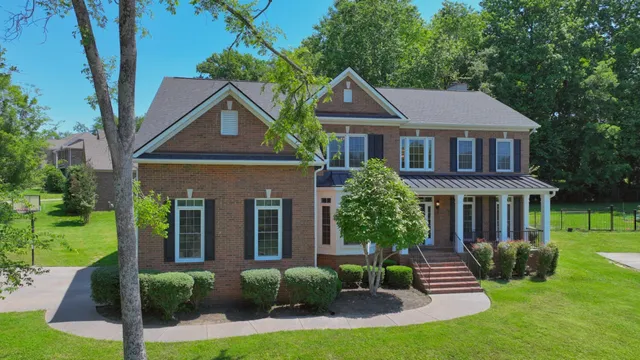 $789,900 | 106 Shorecrest Circle, Hendersonville, TN 37075