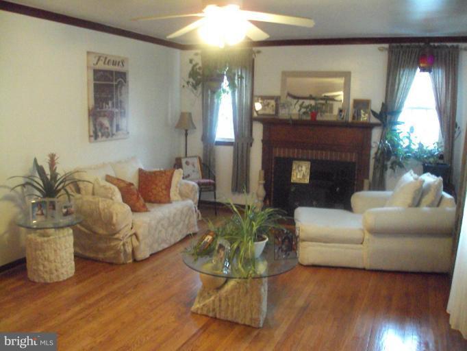 3305 Rolling Rd. Windsor Mill, MD 21244 - Photo 2 of 18 Living Room