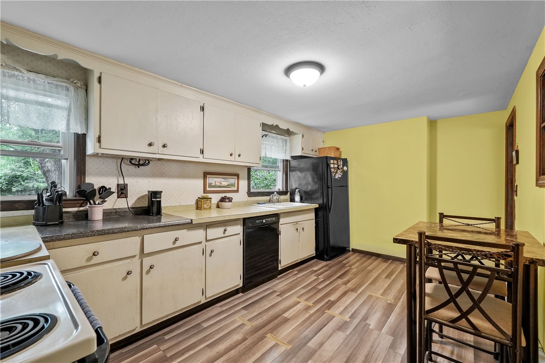 8 Rosedale Avenue Barrington, RI 02806 - Photo 2 of 29 Gallery Image 2