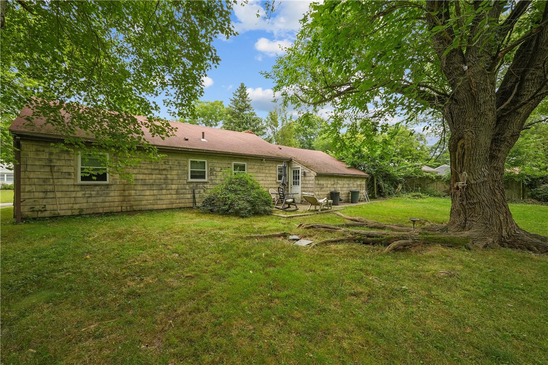8 Rosedale Avenue Barrington, RI 02806 - Photo 23 of 29 Gallery Image 23