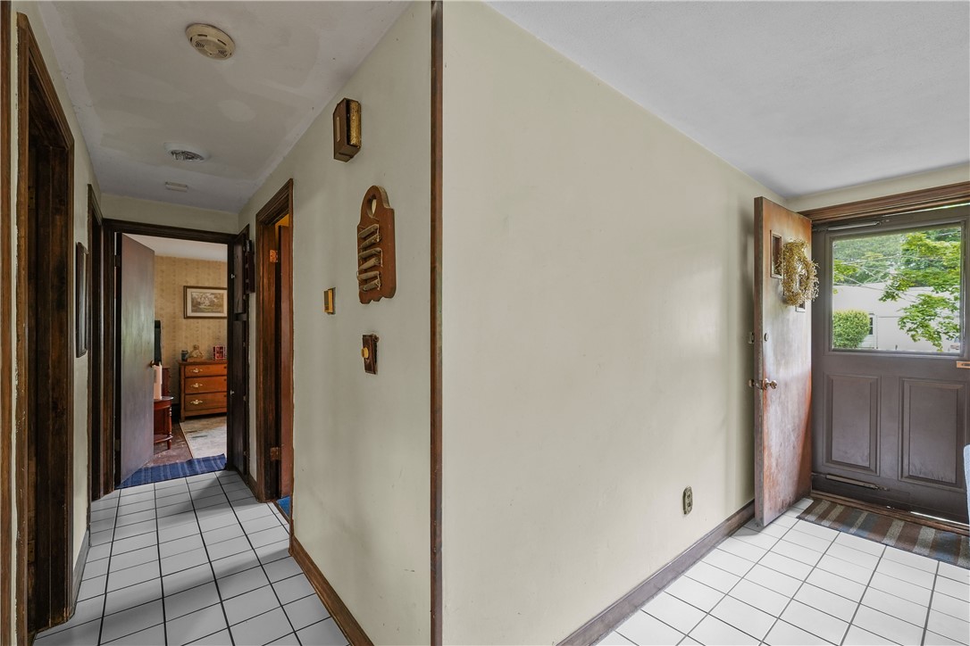 8 Rosedale Avenue Barrington, RI 02806 - Photo 6 of 29 Gallery Image 6