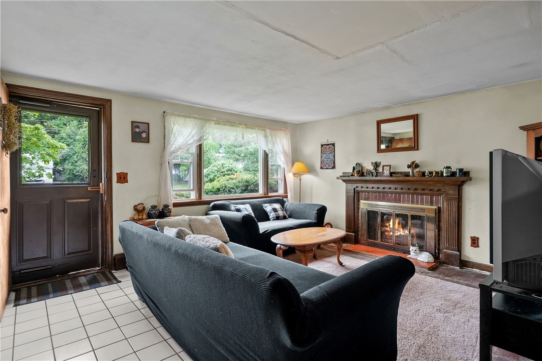 8 Rosedale Avenue Barrington, RI 02806 - Photo 7 of 29 Gallery Image 7