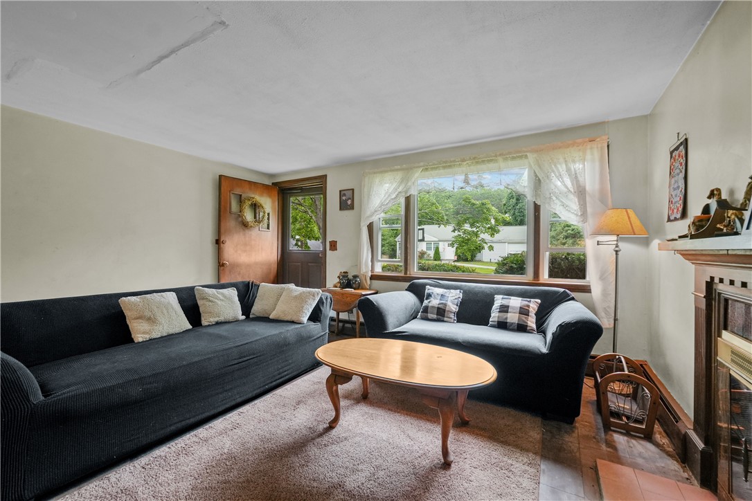 8 Rosedale Avenue Barrington, RI 02806 - Photo 8 of 29 Gallery Image 8