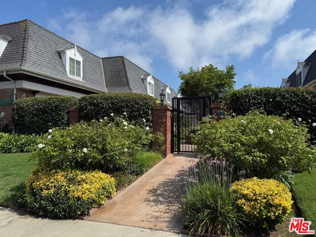 $558,000 | 8130 Redlands Street, Unit 14, Playa del Rey, CA 90293