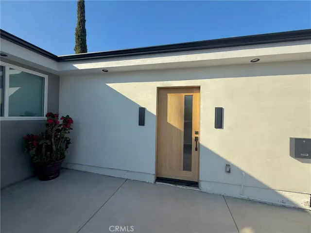 $2,200 | 7669 Beeman Avenue, North Hollywood, CA 91605