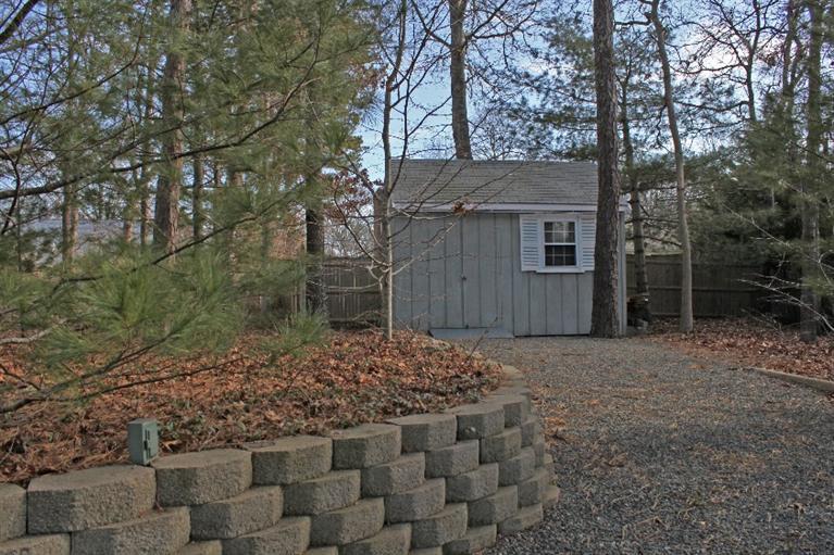 250 Cap'n Lijah's Road Centerville, MA 02632 - Photo 25 of 35 a backyard of a house