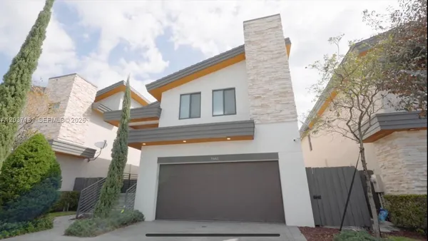 $1,350,000 | 7661 Northwest 103rd Court, Doral, FL 33178