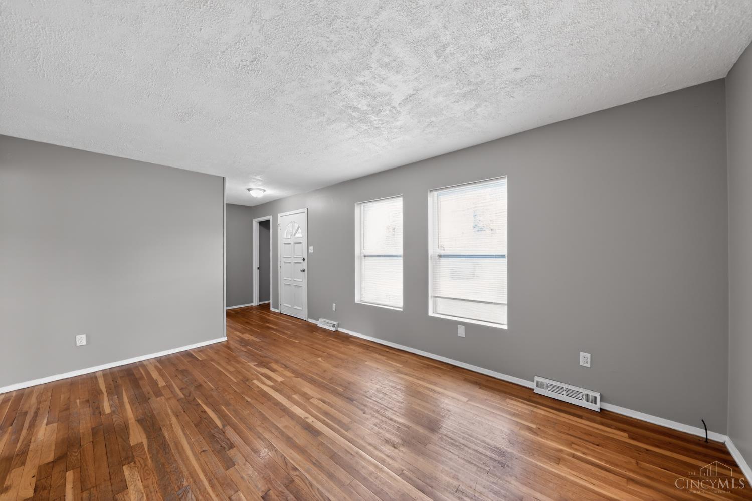 5511 Muddy Creek Road Cincinnati, OH 45238 - Photo 6 of 29