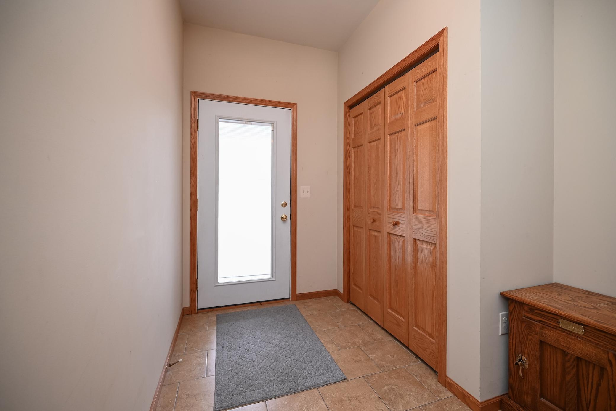 3525 West 7th Street, Unit B Winona, MN 55987 - Photo 3 of 31