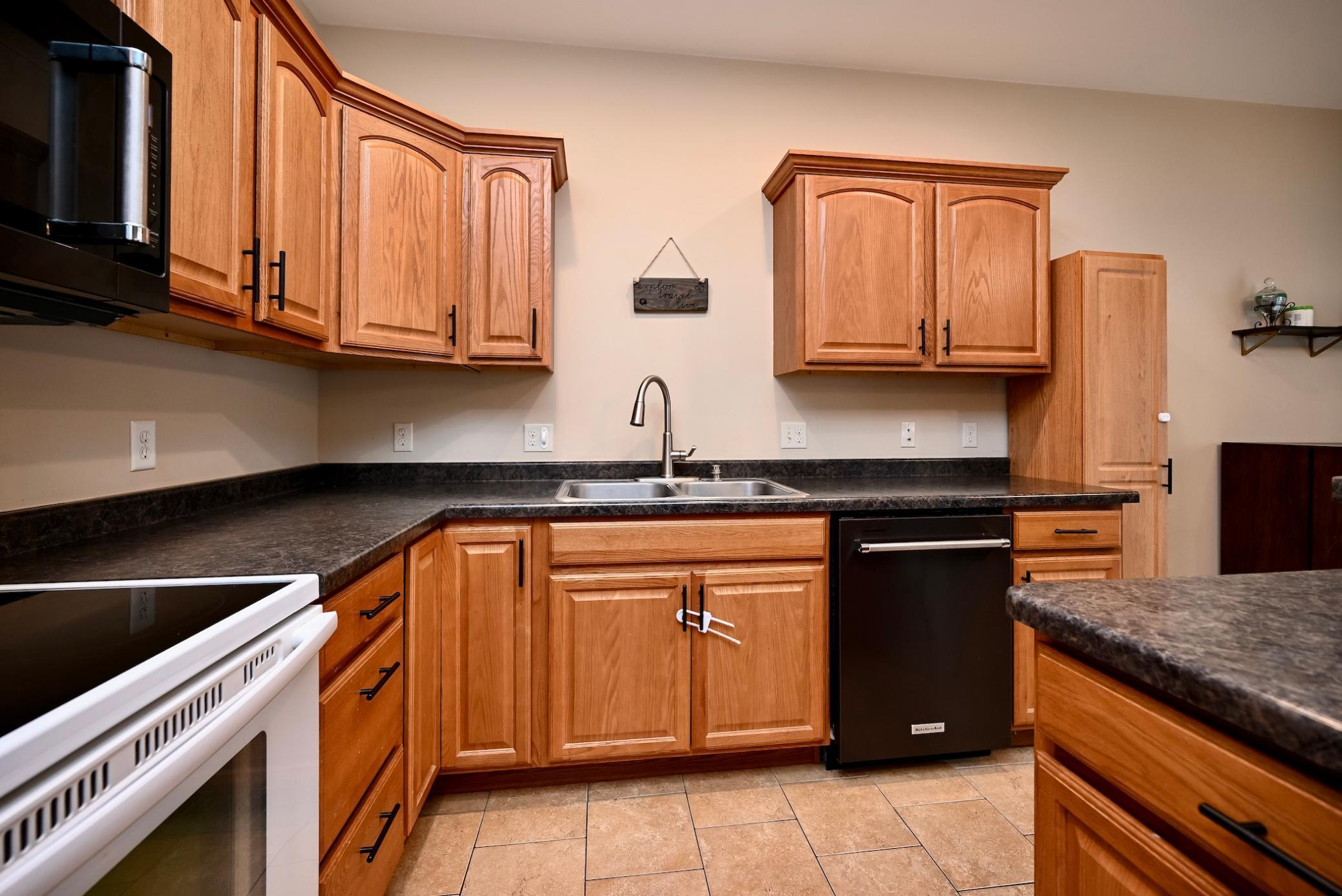 3525 West 7th Street, Unit B Winona, MN 55987 - Photo 8 of 31