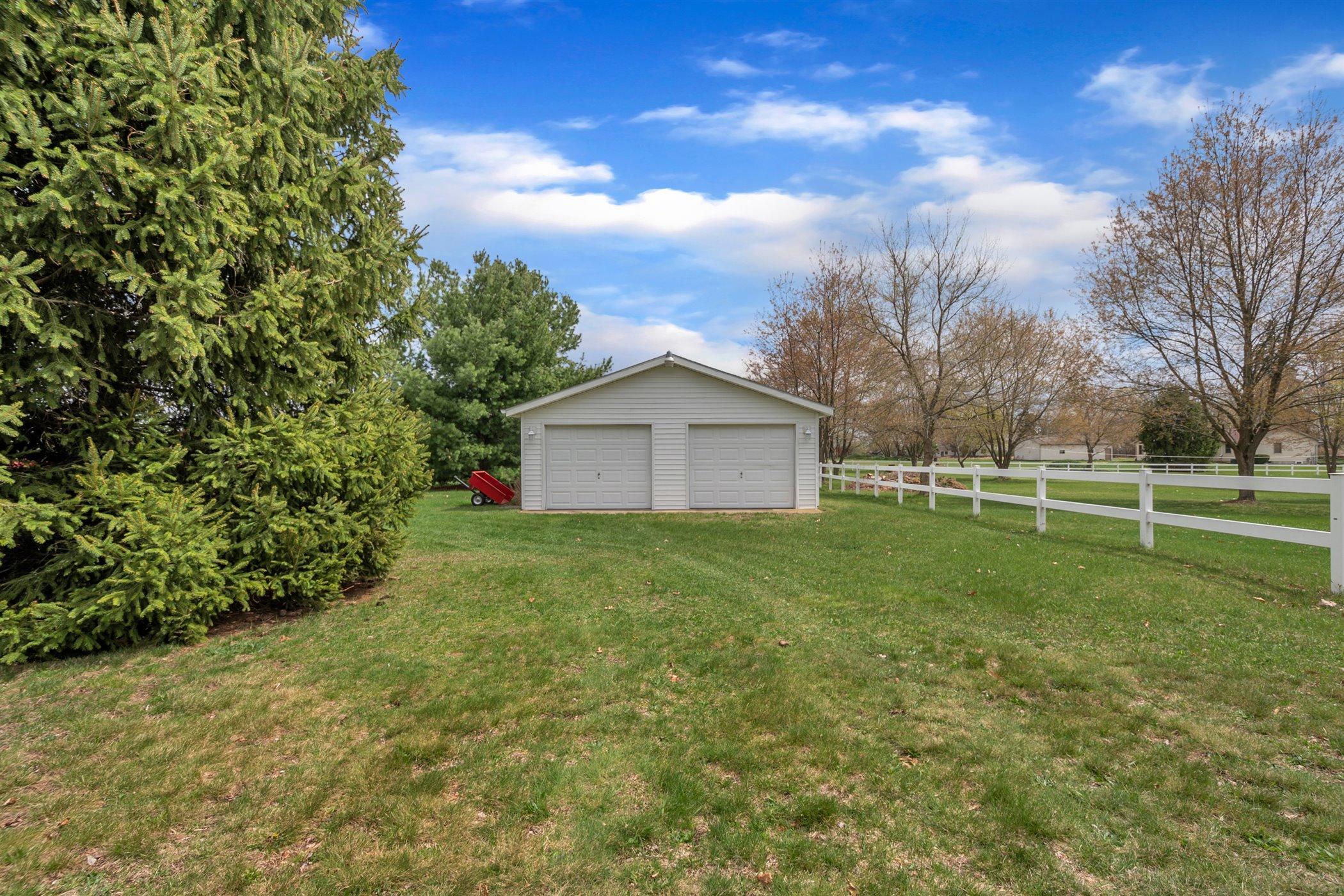 2445 South Waverly Road Eaton Rapids, MI 48827 - Photo 41 of 43 41-2445 S Waverly Rd-windowstill-realest