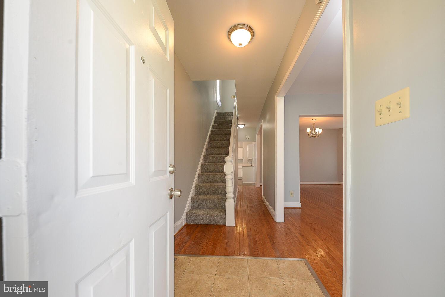 5111 Decatur Street Hyattsville, MD 20781 - Photo 3 of 35 Main level entry