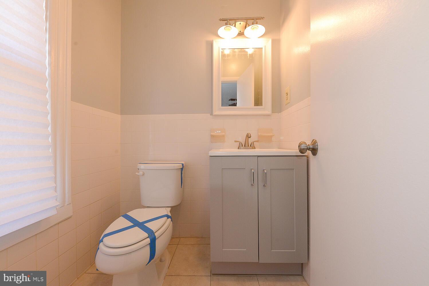 5111 Decatur Street Hyattsville, MD 20781 - Photo 22 of 35 Renovated master bathroom