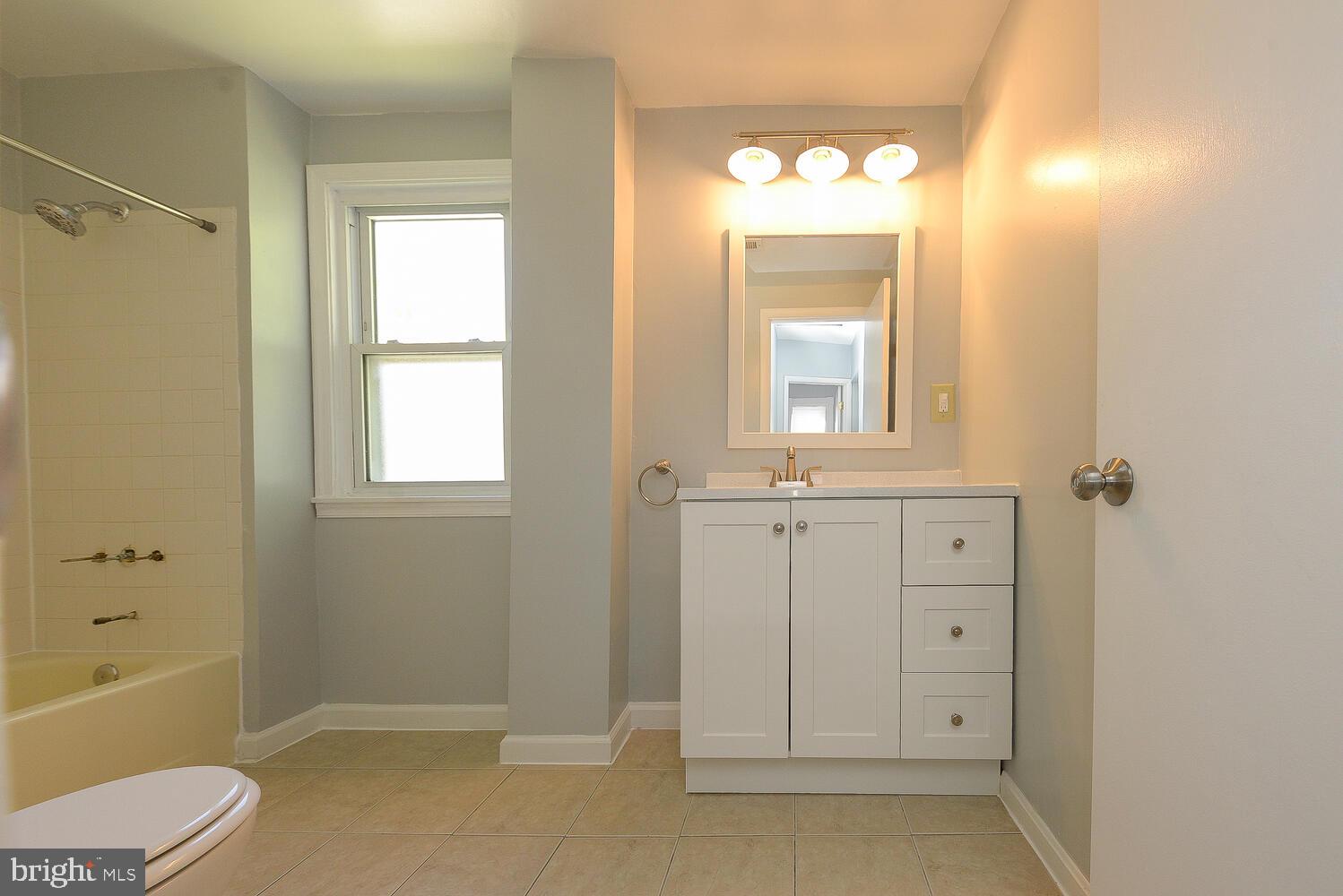 5111 Decatur Street Hyattsville, MD 20781 - Photo 29 of 35 Renovated upper level full bathroom