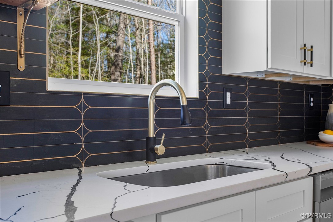 8001 Courthouse Road Providence Forge, VA 23140 - Photo 14 of 28 a view of cabinets and window