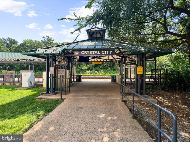 a view of a tennis court