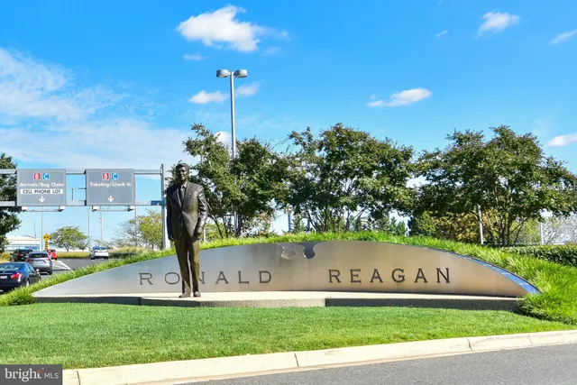 $3,600 | 2206 South Fern Street, Arlington, VA 22202