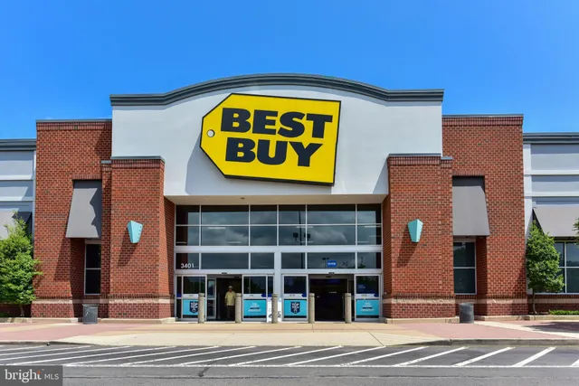 $3,600 | 2206 South Fern Street, Arlington, VA 22202