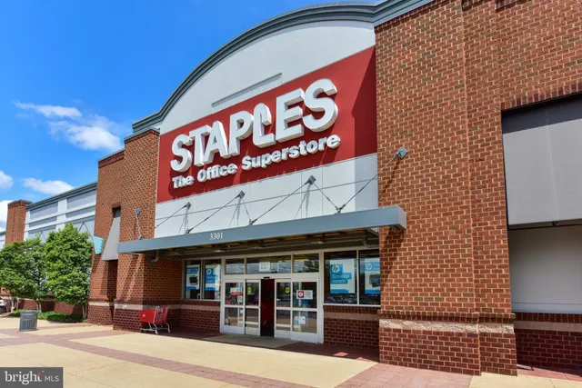 $3,600 | 2206 South Fern Street, Arlington, VA 22202