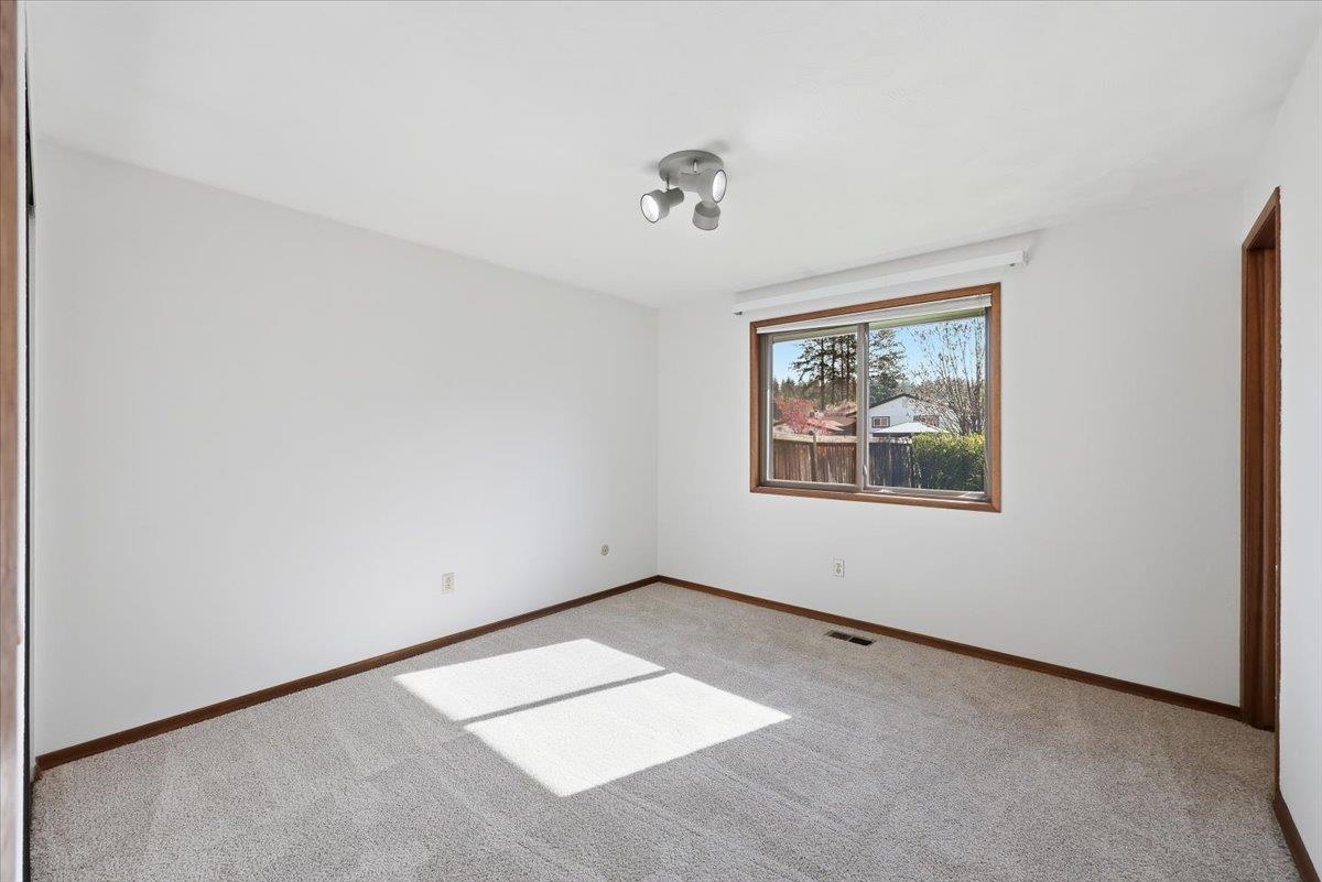 6522 North Elizabeth Street Spokane, WA 99208 - Photo 11 of 36